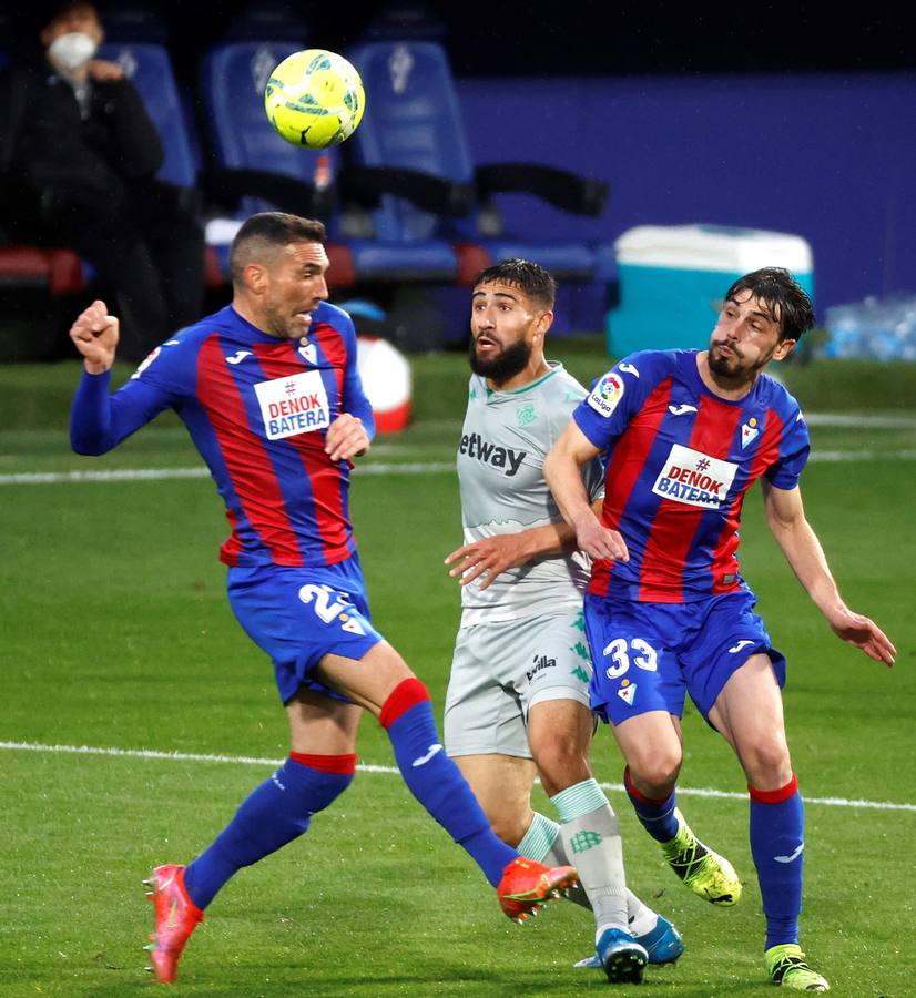 En imágenes, el partido entre el Eibar y el Betis