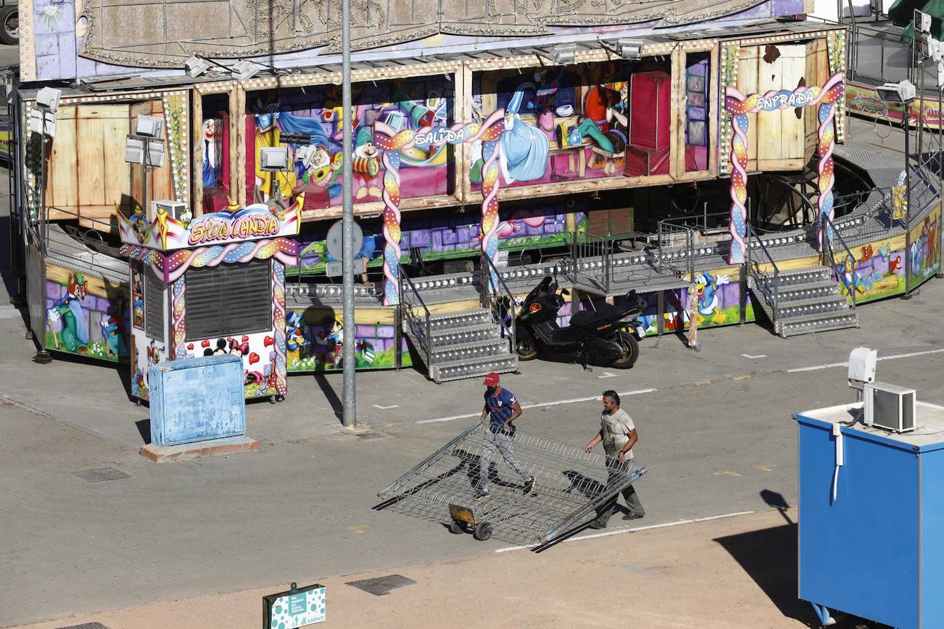 Vive Park Córdoba y los preparativos del parque de atracciones en el Arenal, en imágenes