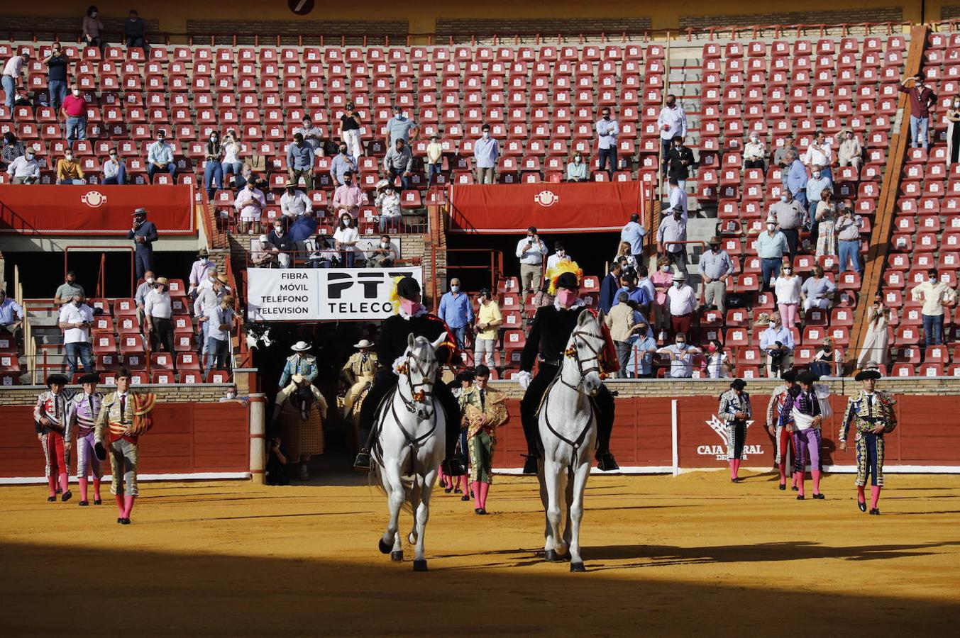 El ambiente en el tendido, en la novillada de la Feria Taurina de Córdoba