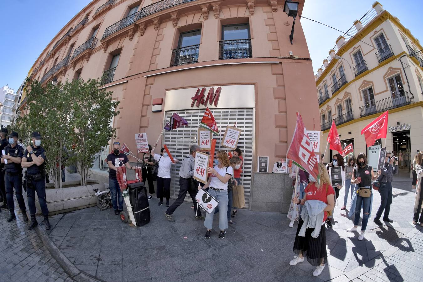 Protesta de los trabajadores de H&amp;M en Sevilla