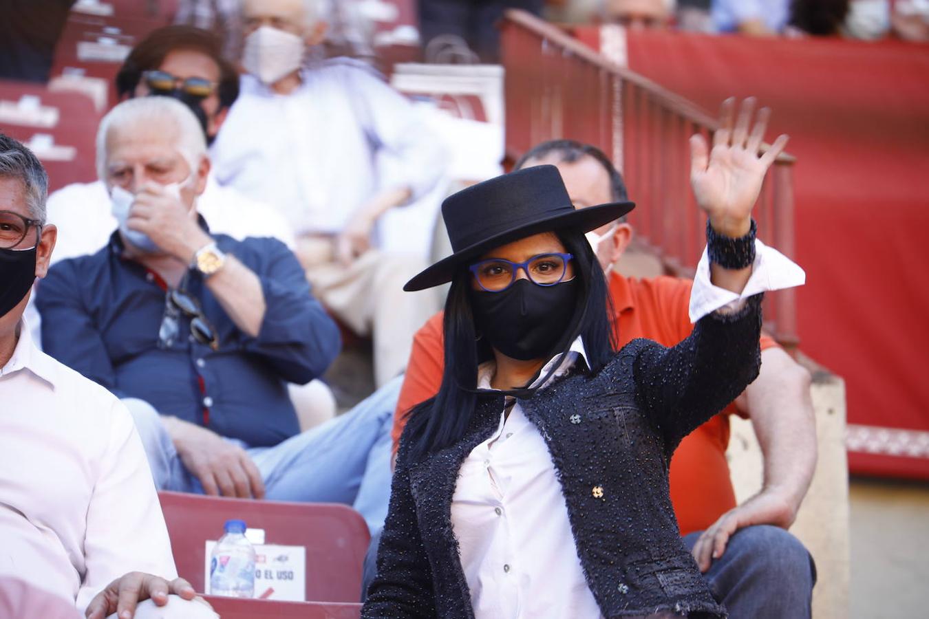 Toros en Córdoba | El ambiente de la primera corrida de la Feria de Mayo, en imágenes