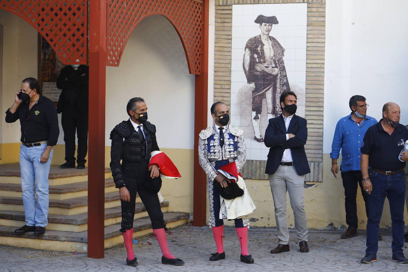 Toros en Córdoba | El ambiente de la primera corrida de la Feria de Mayo, en imágenes