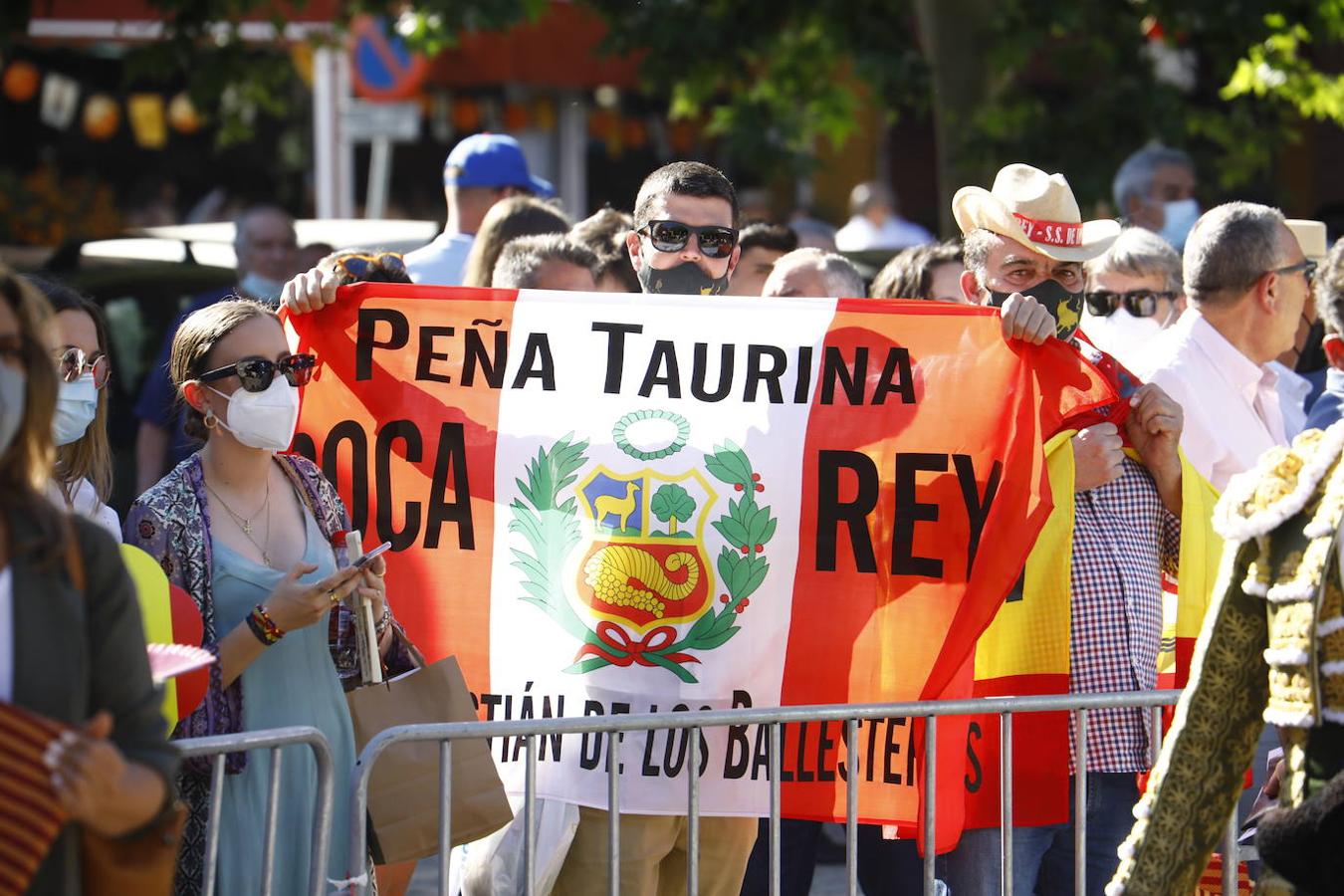 Toros en Córdoba | El ambiente de la primera corrida de la Feria de Mayo, en imágenes