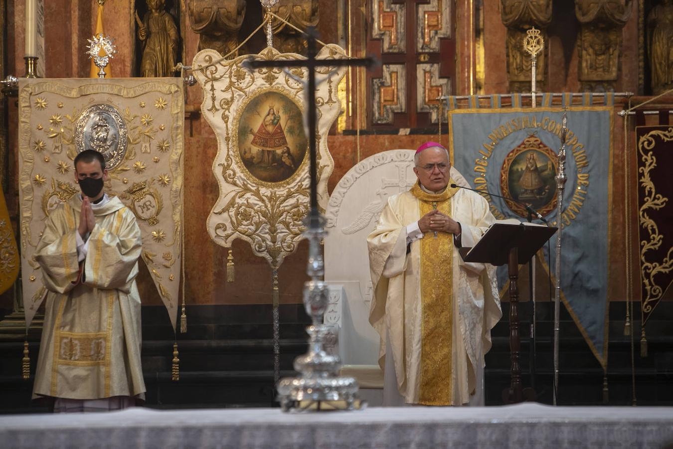 La cita de las hermandades de Gloria en la Catedral de Córdoba, en imágenes