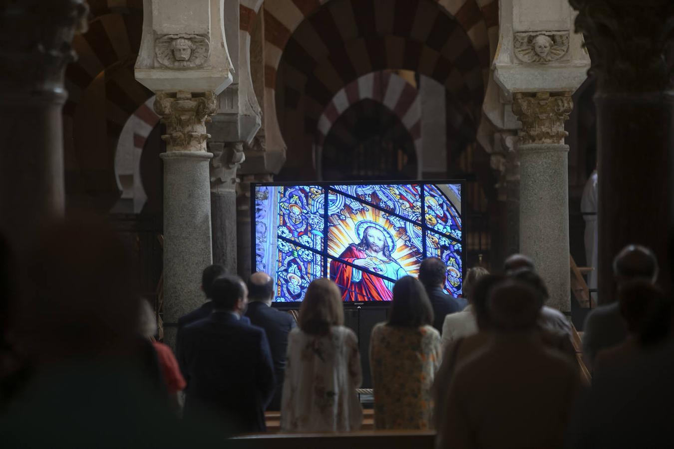 La cita de las hermandades de Gloria en la Catedral de Córdoba, en imágenes