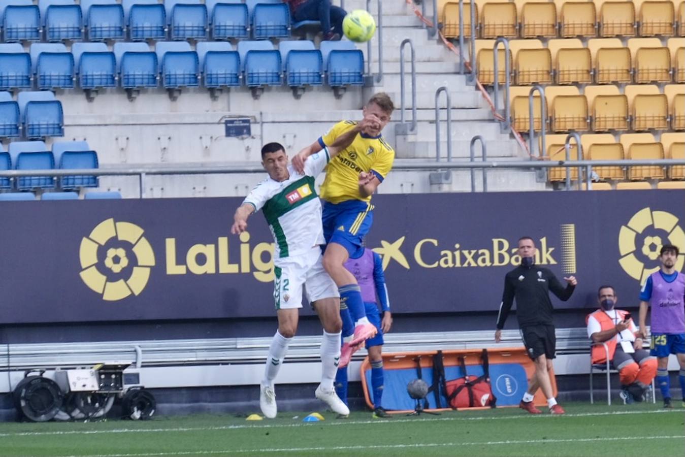 FOTOS: Las imágenes del Cádiz CF - Elche en Carranza