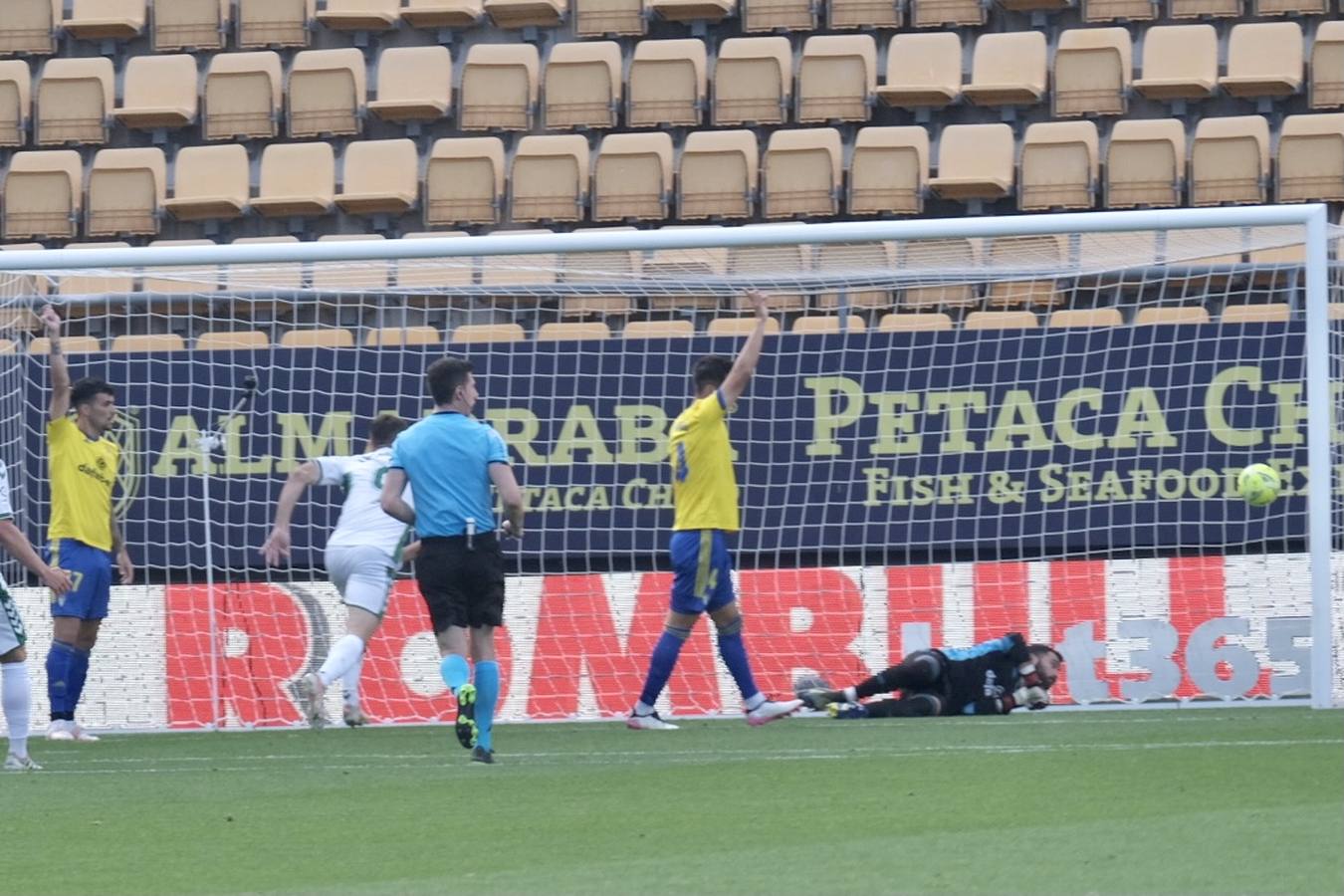 FOTOS: Las imágenes del Cádiz CF - Elche en Carranza