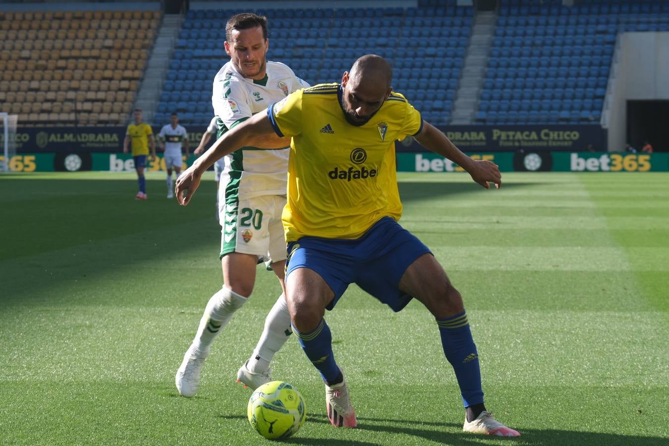 FOTOS: Las imágenes del Cádiz CF - Elche en Carranza