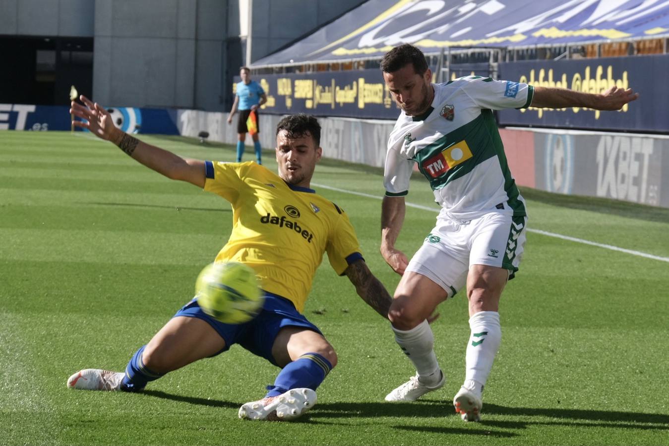 FOTOS: Las imágenes del Cádiz CF - Elche en Carranza