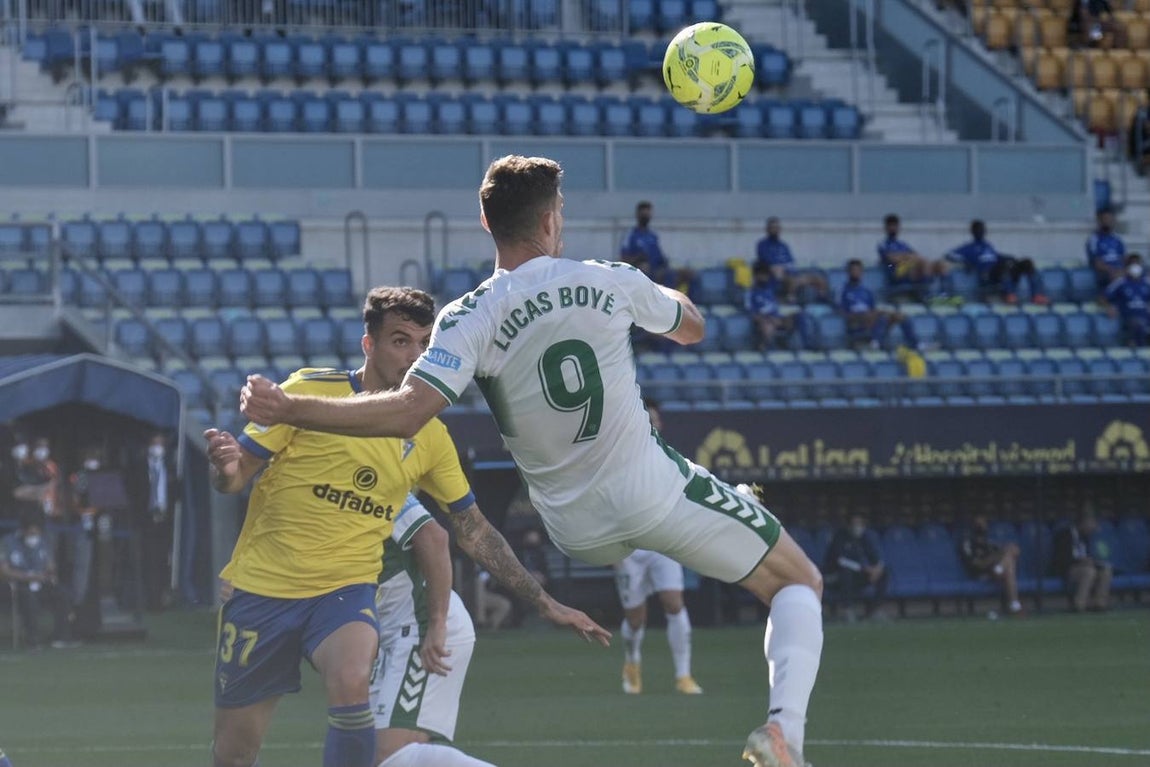 FOTOS: Las imágenes del Cádiz CF - Elche en Carranza