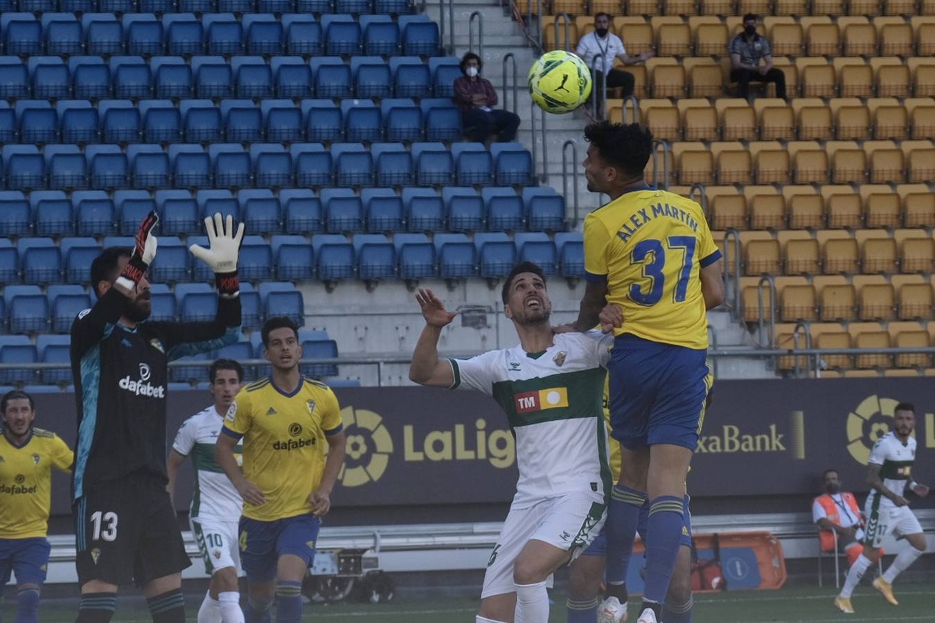 FOTOS: Las imágenes del Cádiz CF - Elche en Carranza