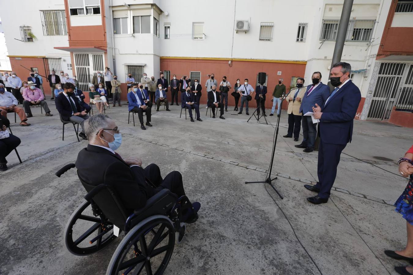 Los fotógrafos Serrano ya tienen calle en Sevilla