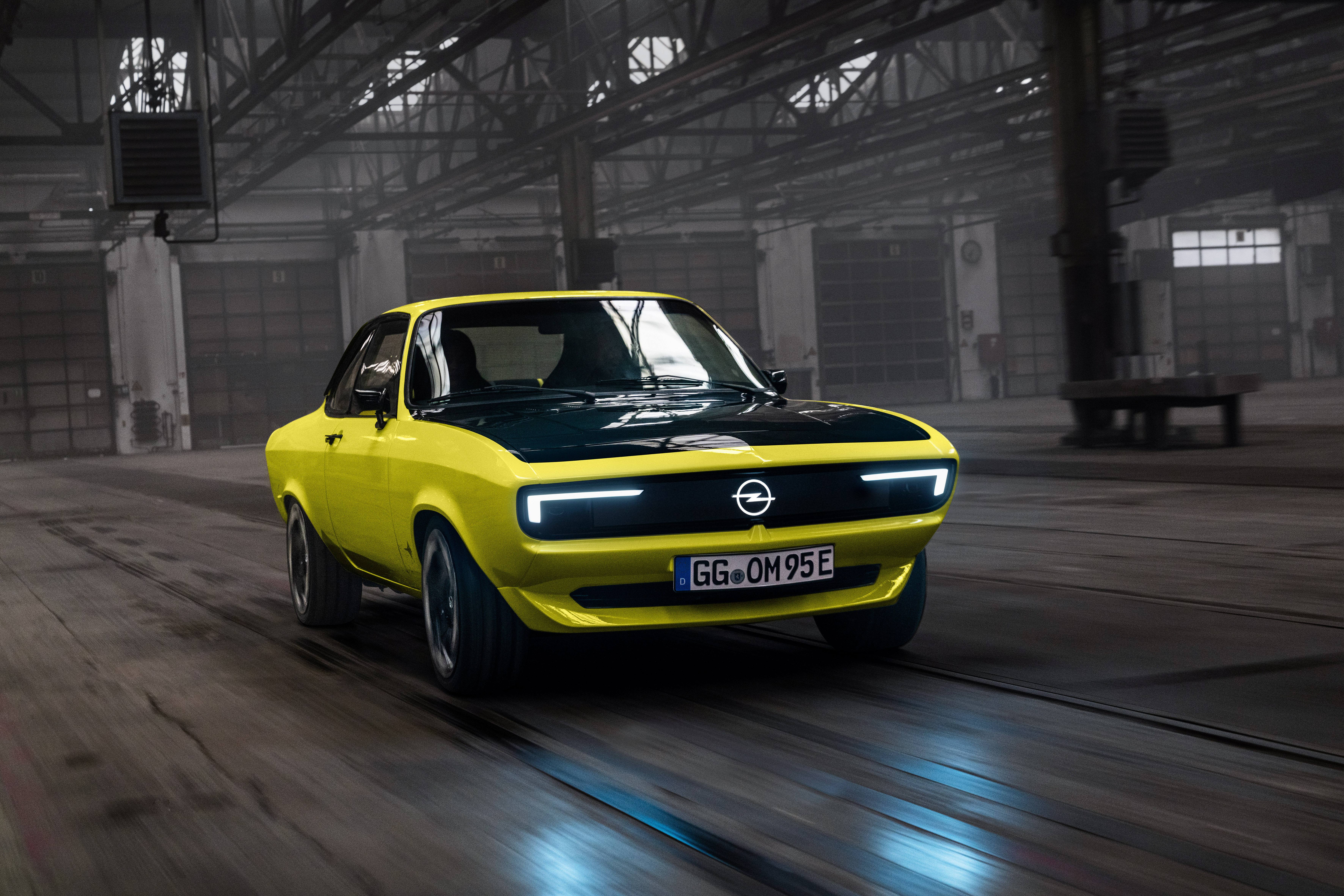 Fotogalería: Tradición y vanguardismo para el clásico Opel Manta que se convierte en eléctrico