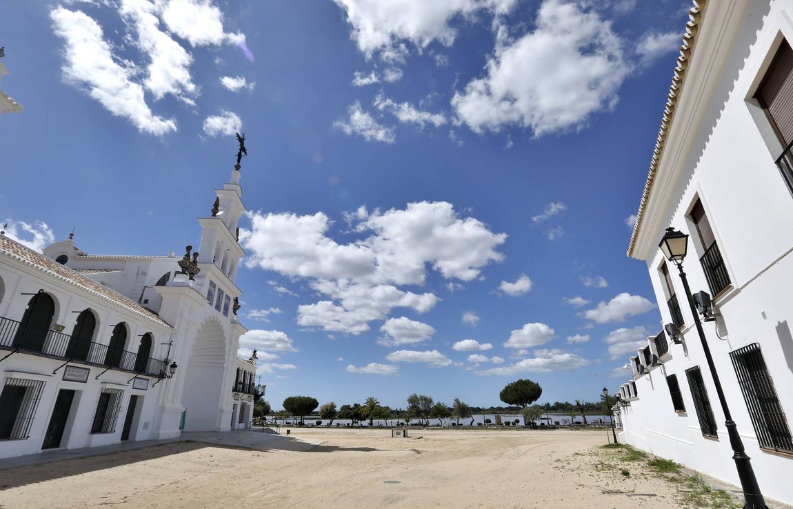El Rocío resiste al límite otro año sin romería