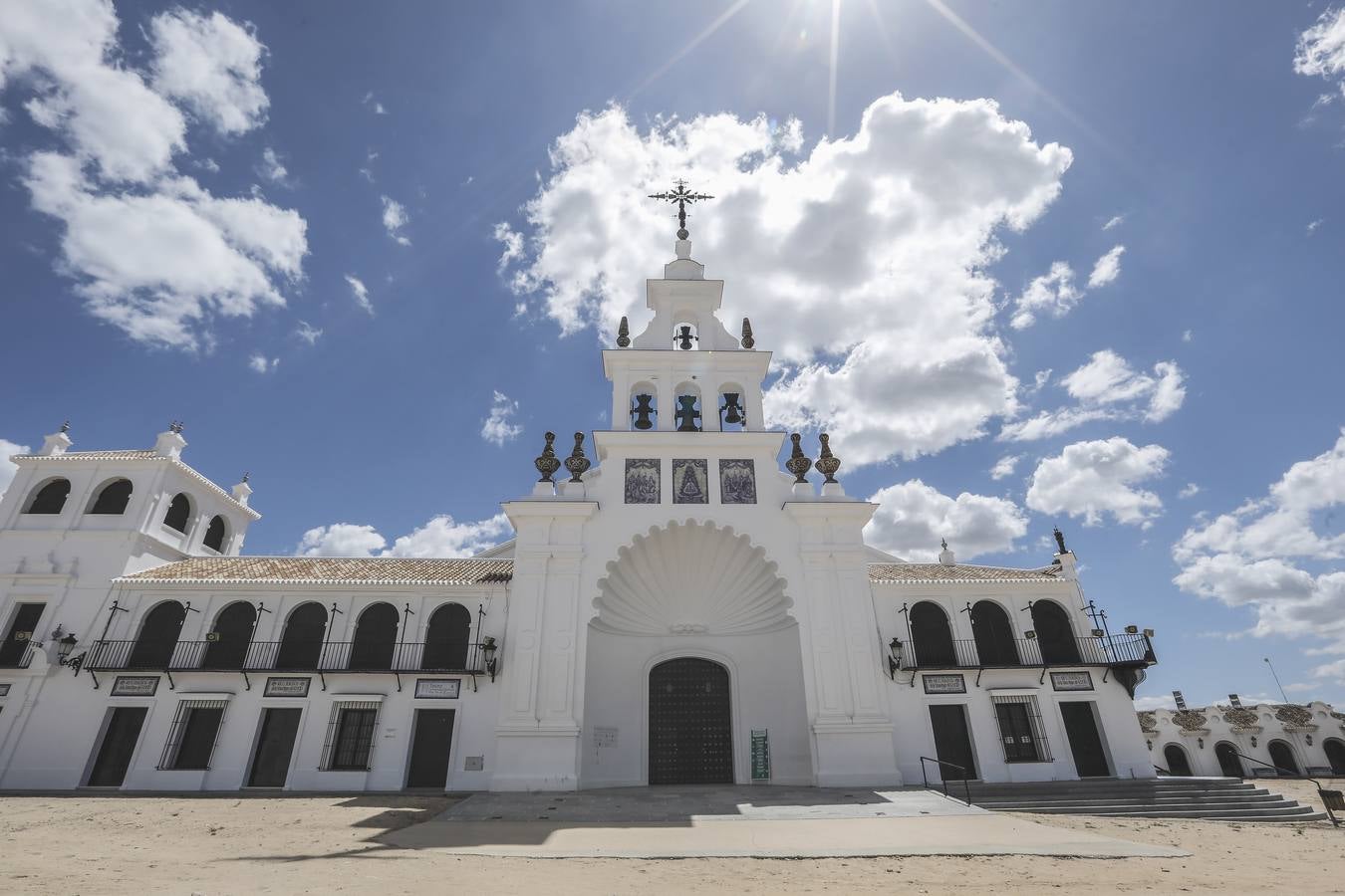 El Rocío resiste al límite otro año sin romería