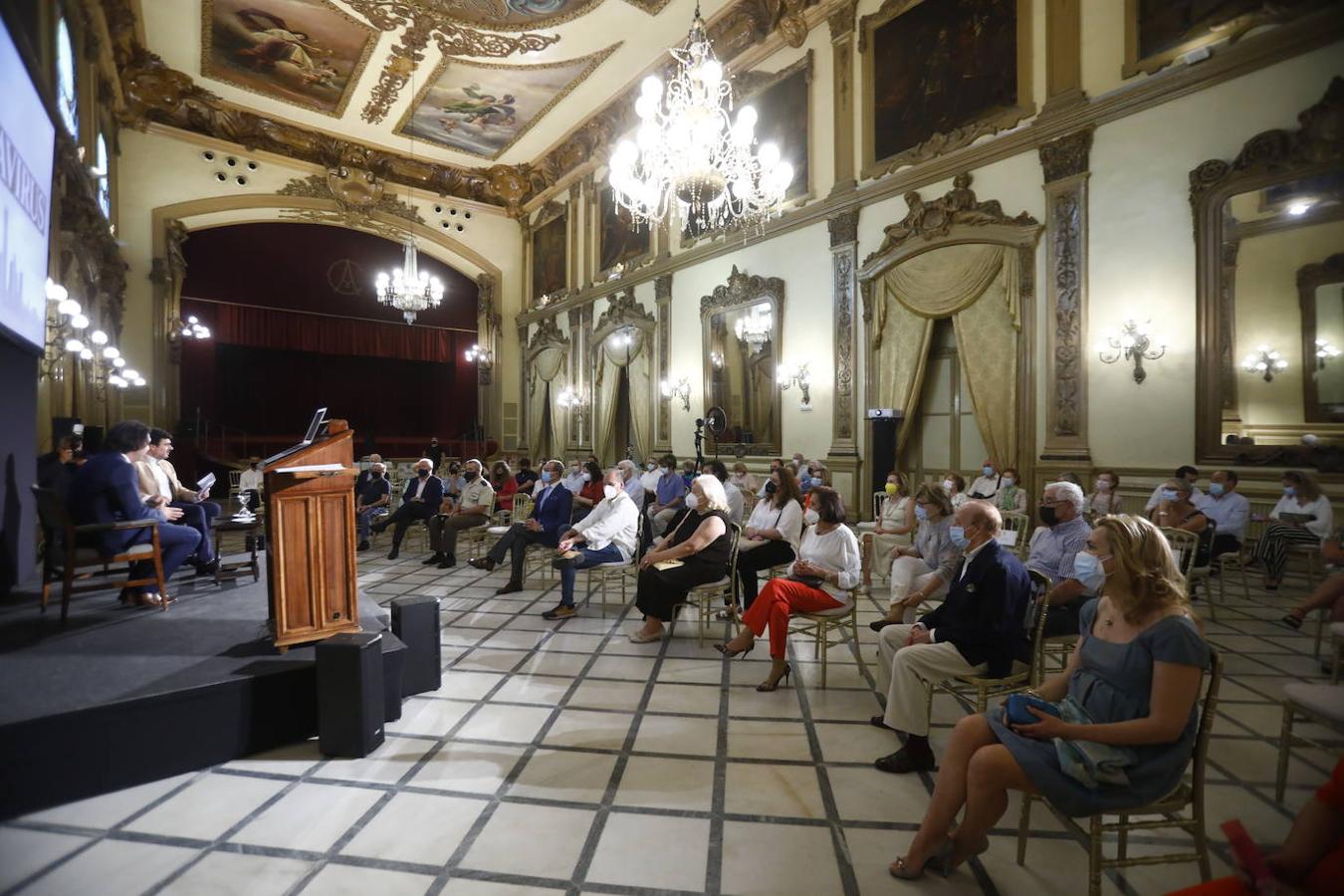 La conferencia de Pablo Manuel Díez en Córdoba, en imágenes