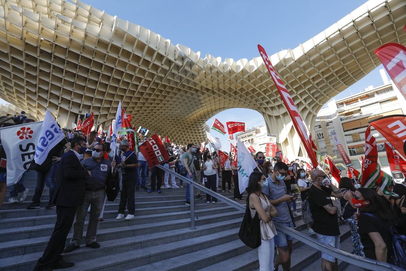 Manifestación en Sevilla contra el ERE de Caixabank