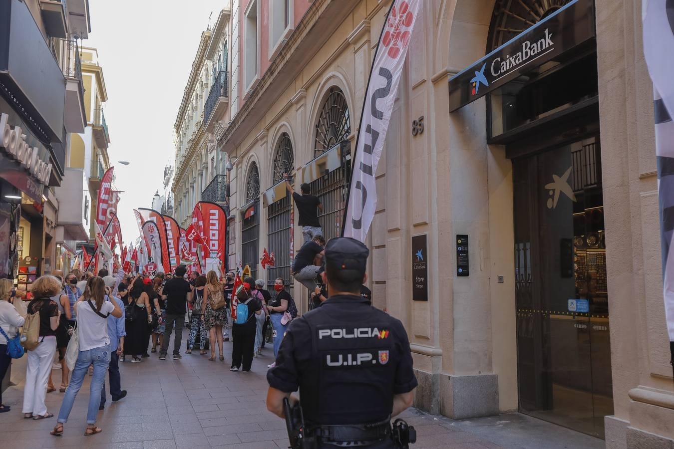 Manifestación en Sevilla contra el ERE de Caixabank