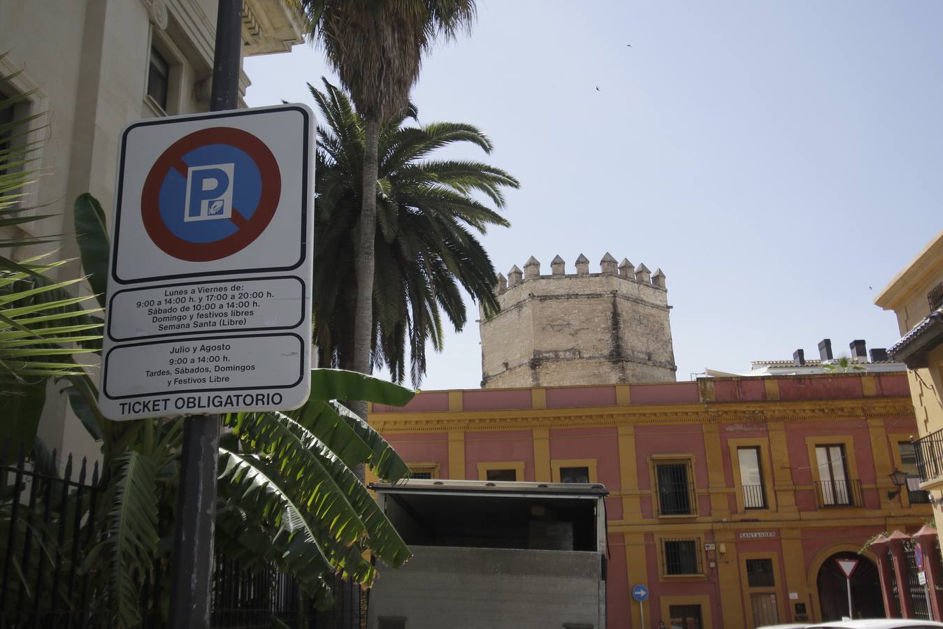 Vista del parking de la Torre de la Plata