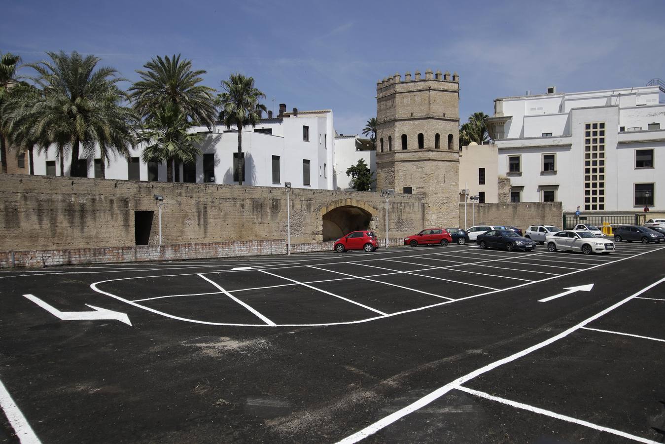 Vista del parking de la Torre de la Plata