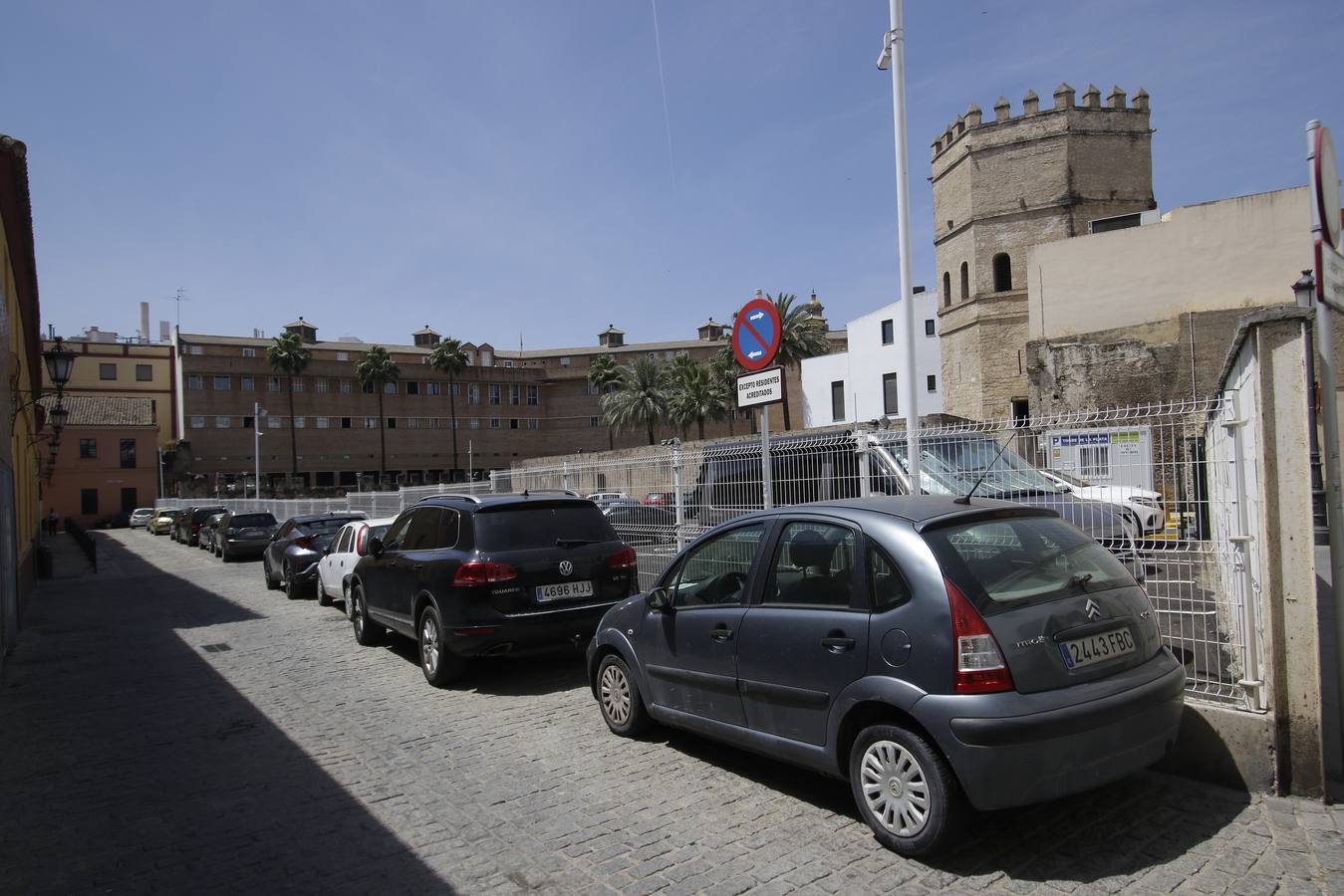 Vista del parking de la Torre de la Plata