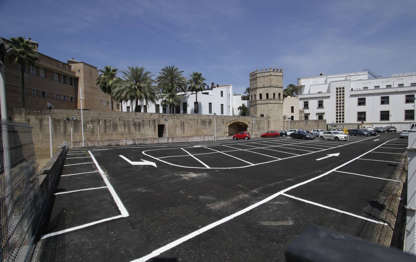 Vista del parking de la Torre de la Plata