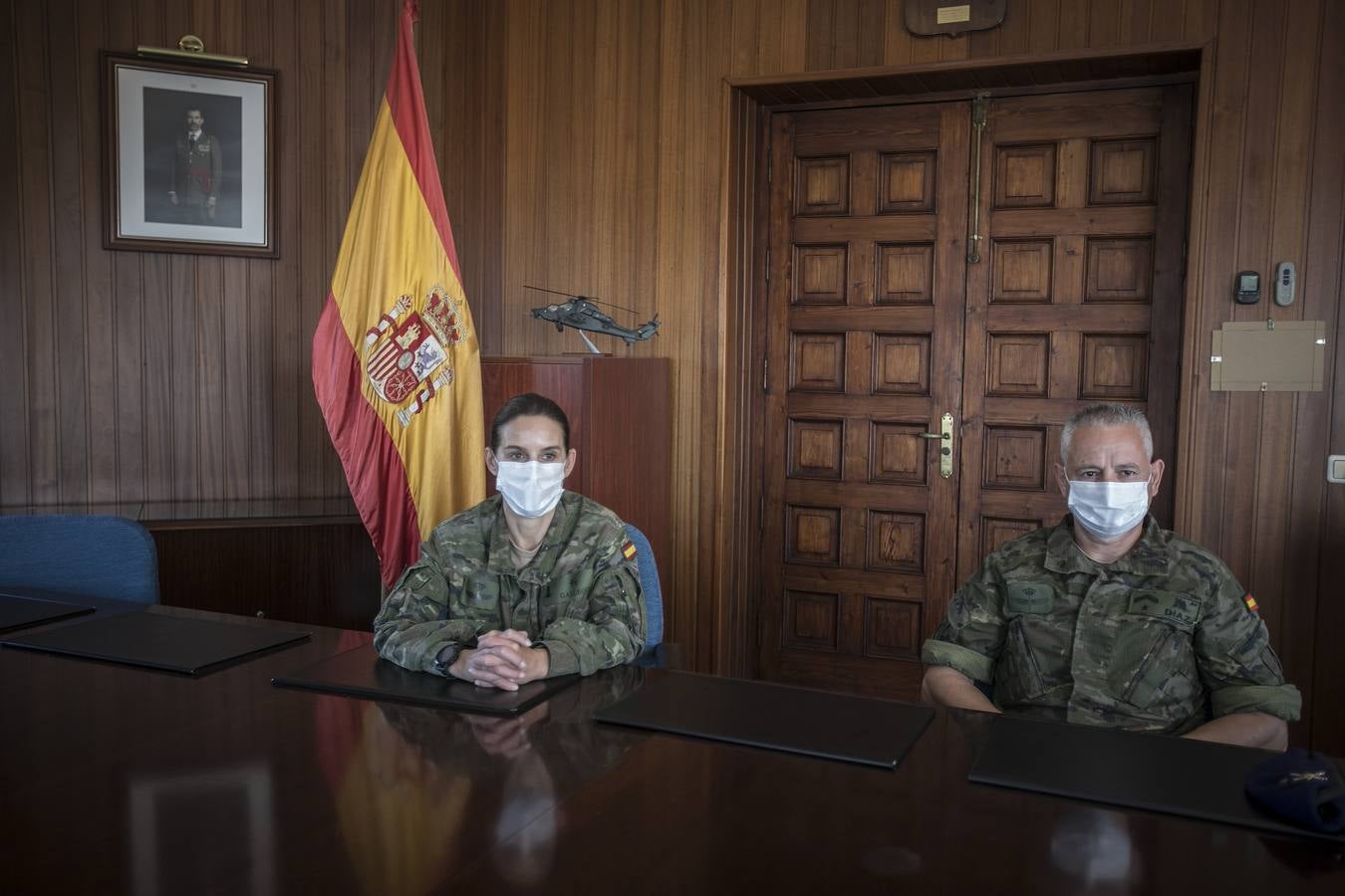 La comandante Gala Gallego y el subteniente José María Díaz