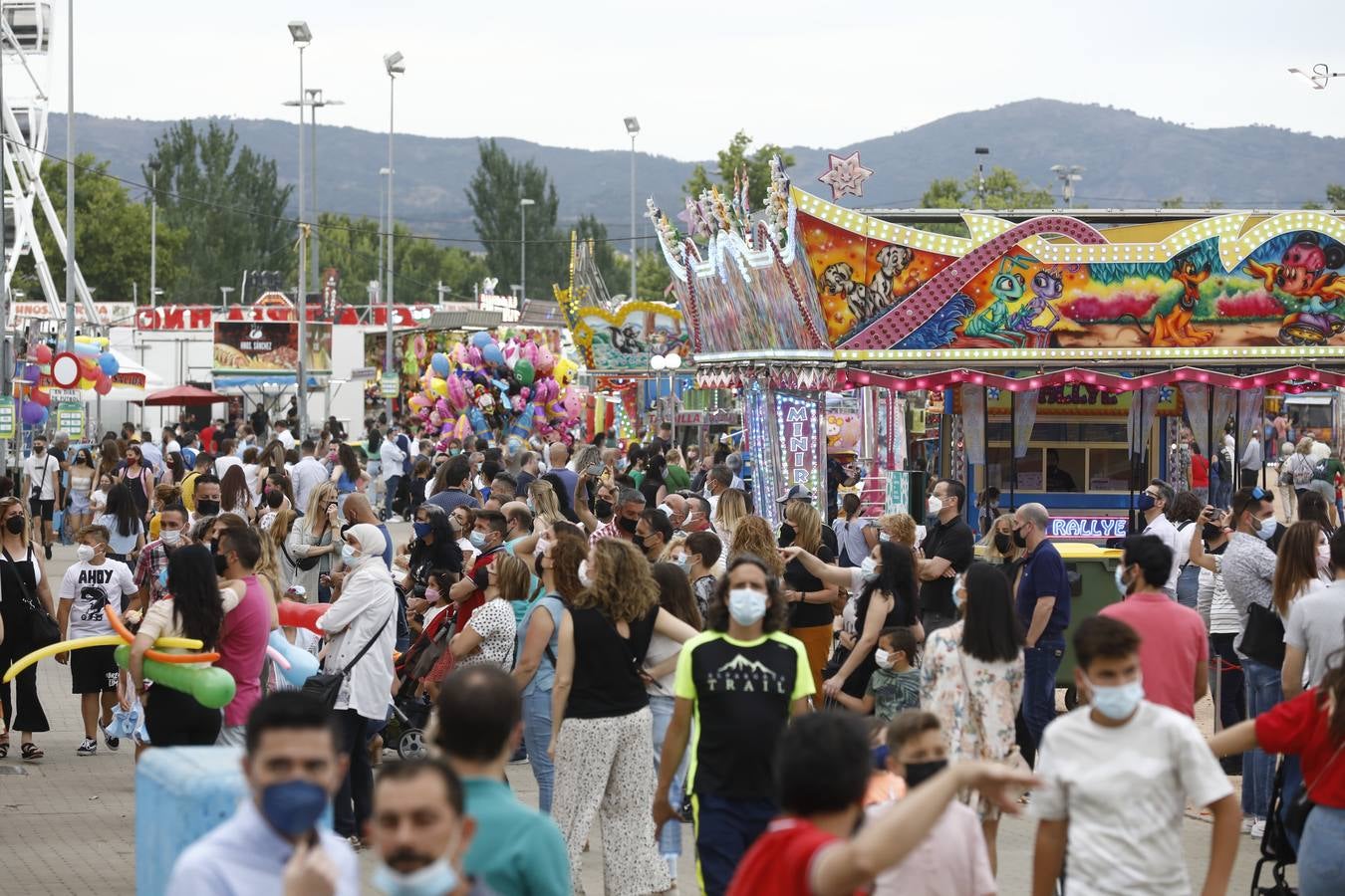 Vive Park Córdoba | En imágenes, el ambientazo del parque de atracciones del Arenal