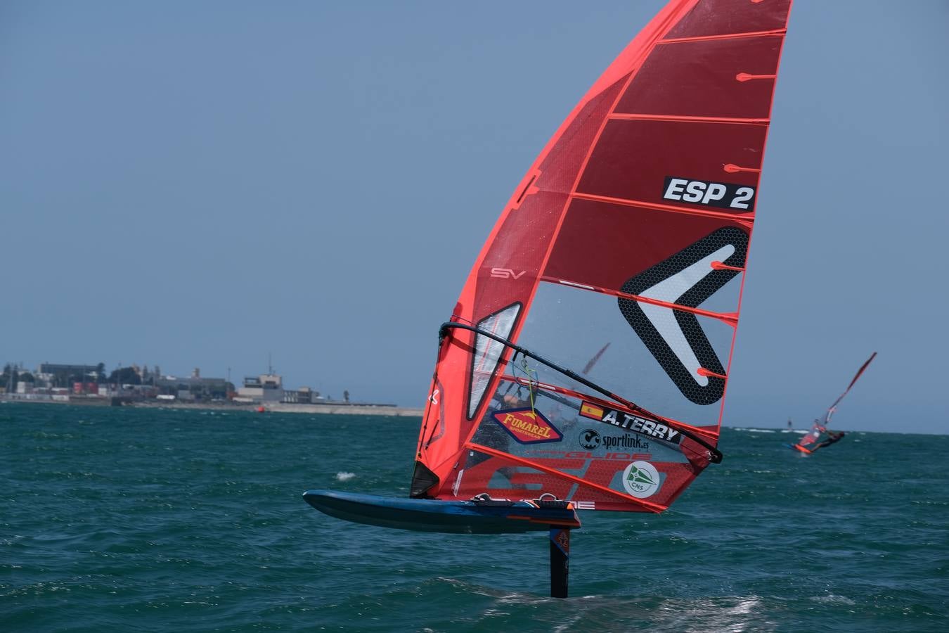 FOTOS: Las imágenes más espectaculares de la Copa de España de Windsurf, en la bahía de Cádiz