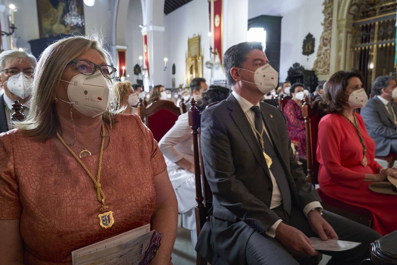 Almonte celebra su segunda misa de Pentecostés lejos de la aldea del Rocío