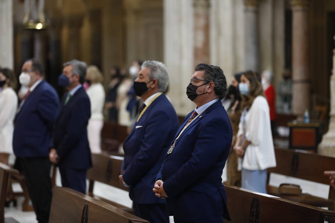 La misa de pentecostés en la Catedral de Córdoba, en imágenes