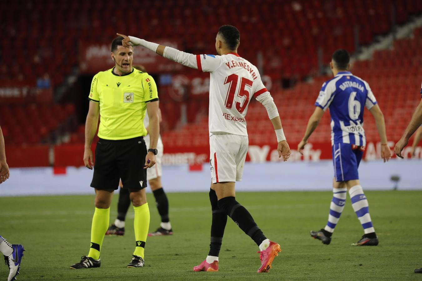 Partido entre el Sevilla FC y el Deportivo Alavés