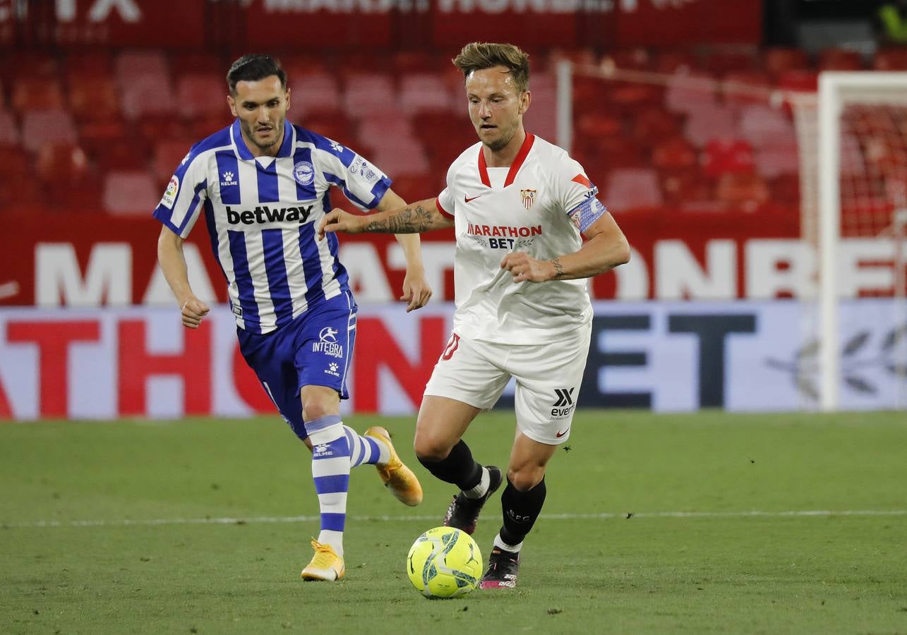 Partido entre el Sevilla FC y el Deportivo Alavés