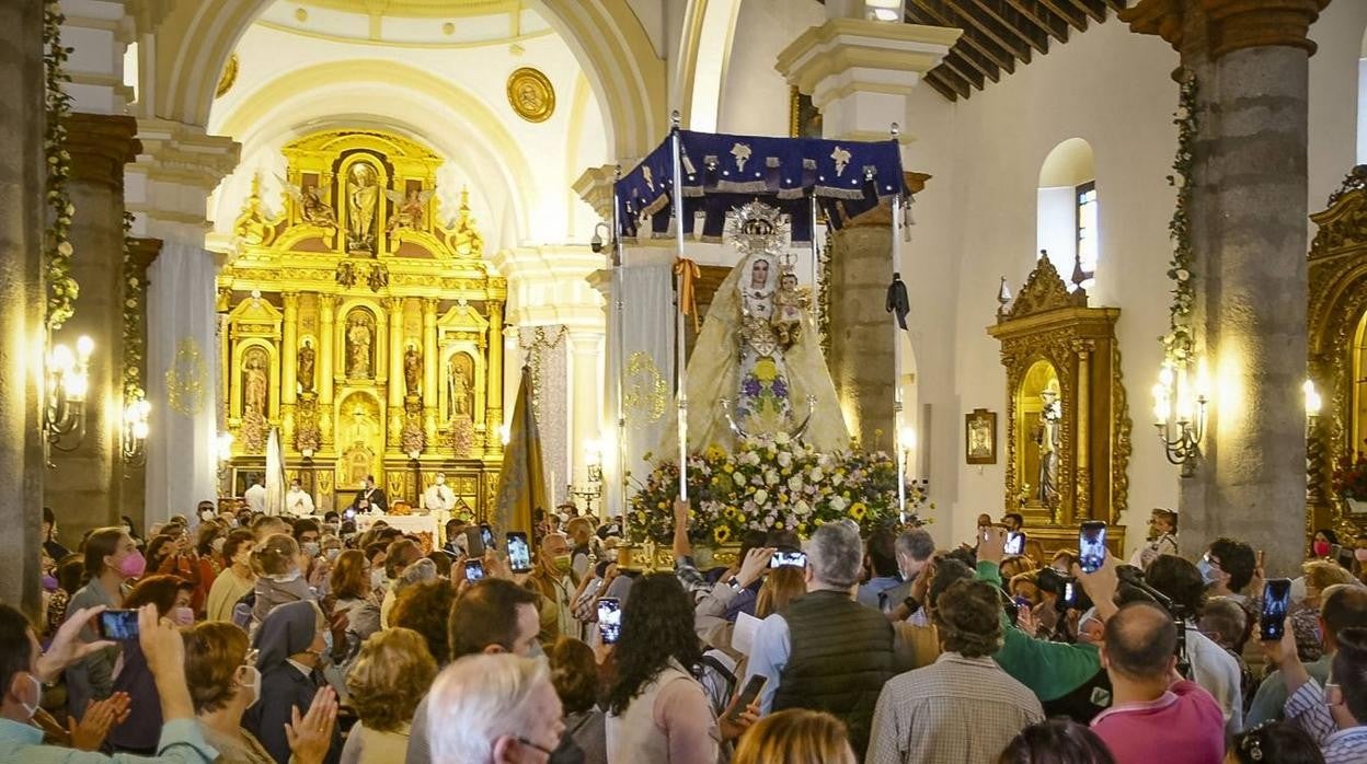 La llegada de la Virgen de Luna a Villanueva de Córdoba, en imágenes