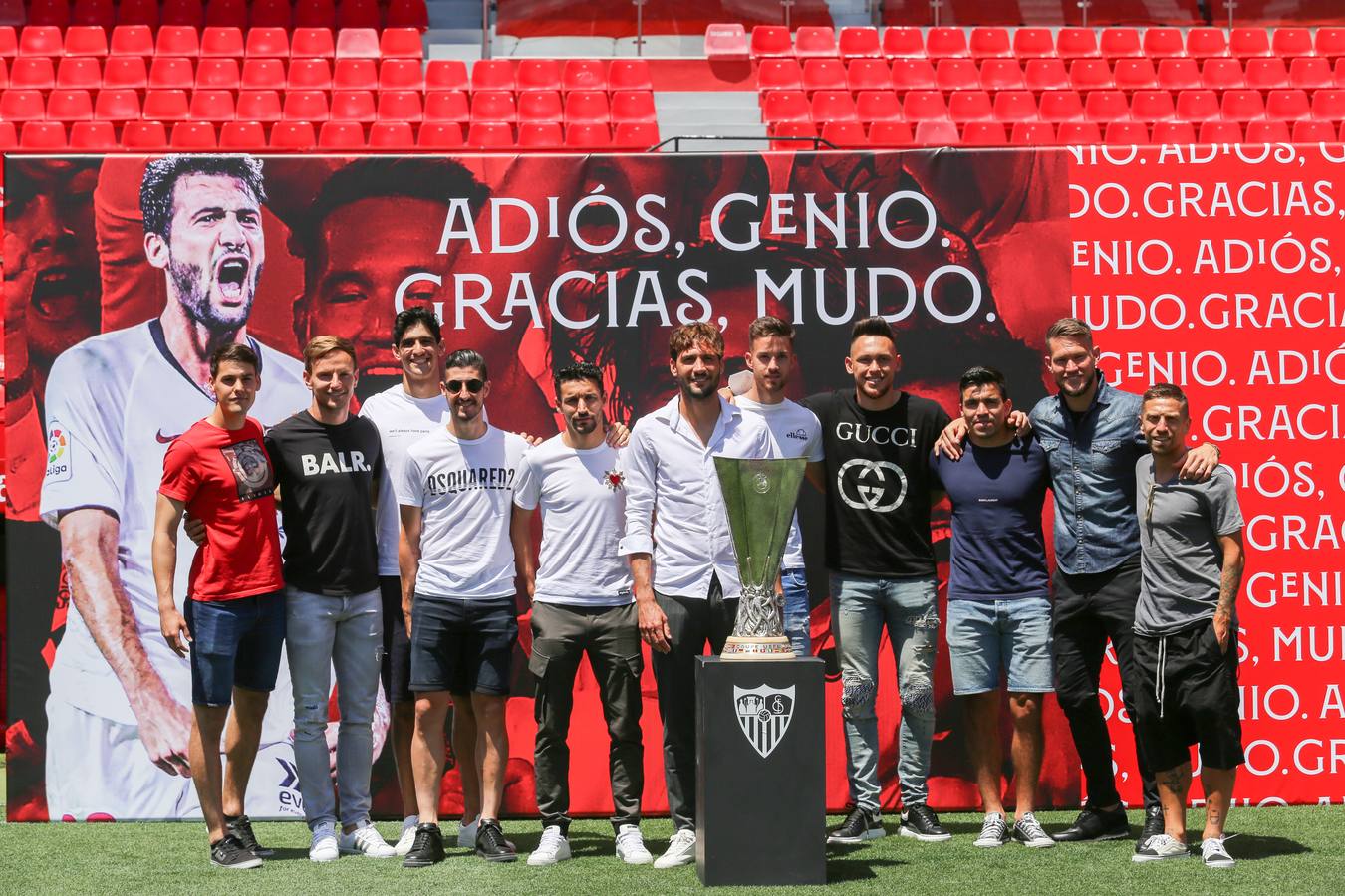 Lágrimas de despedida en el Sevilla FC