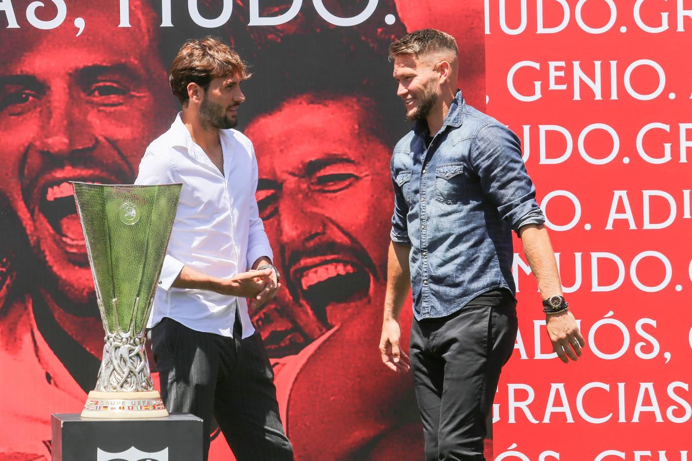 Lágrimas de despedida en el Sevilla FC