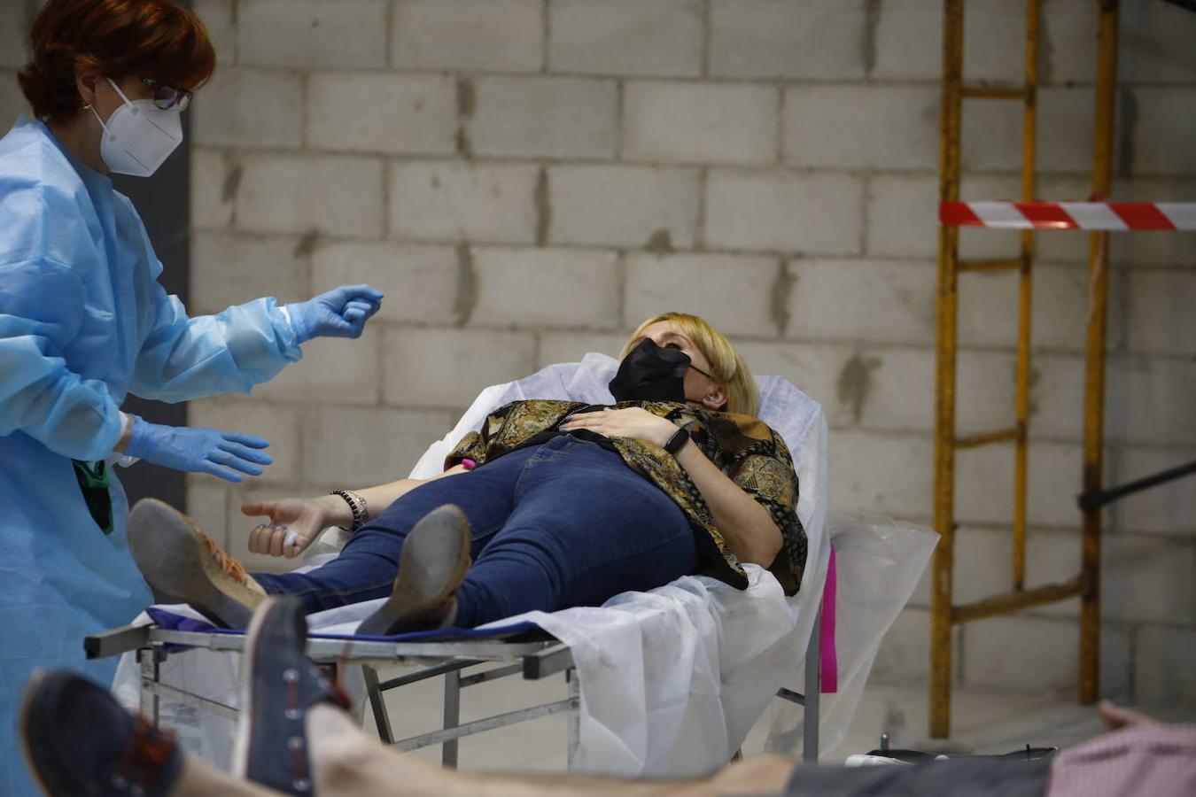 La donación de sangre en el centro comercial El Arcángel de Córdoba, en imágenes