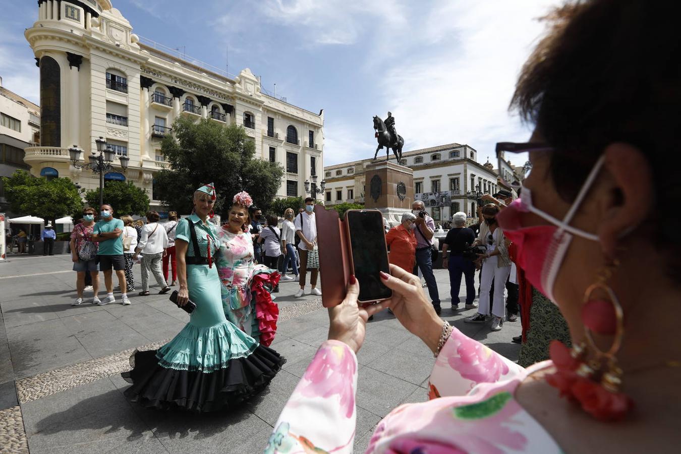 La concentración de mujeres de flamenca en Córdoba, en imágenes