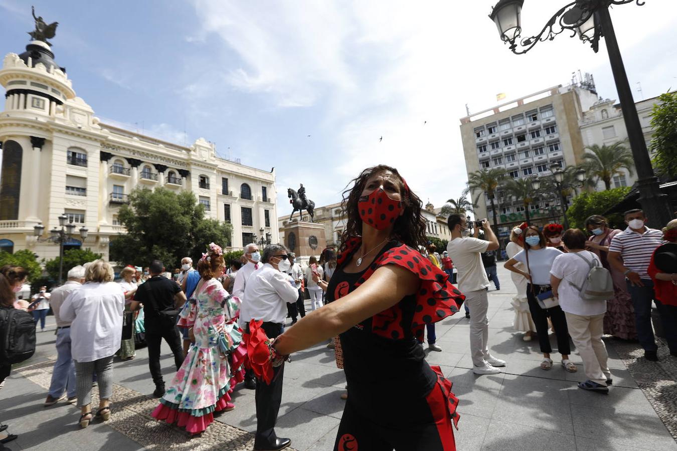 La concentración de mujeres de flamenca en Córdoba, en imágenes