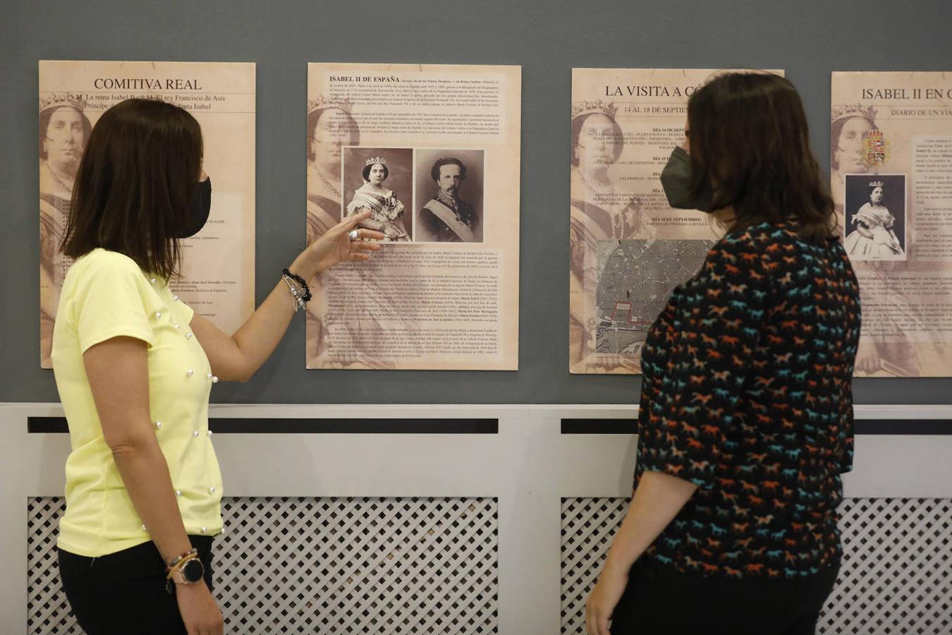 La exposición sobre la visita de Isabel II a Córdoba, en imágenes