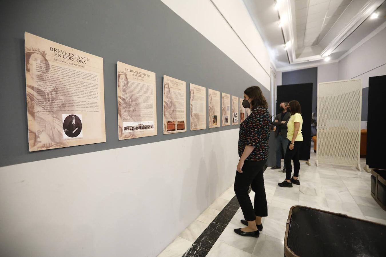 La exposición sobre la visita de Isabel II a Córdoba, en imágenes