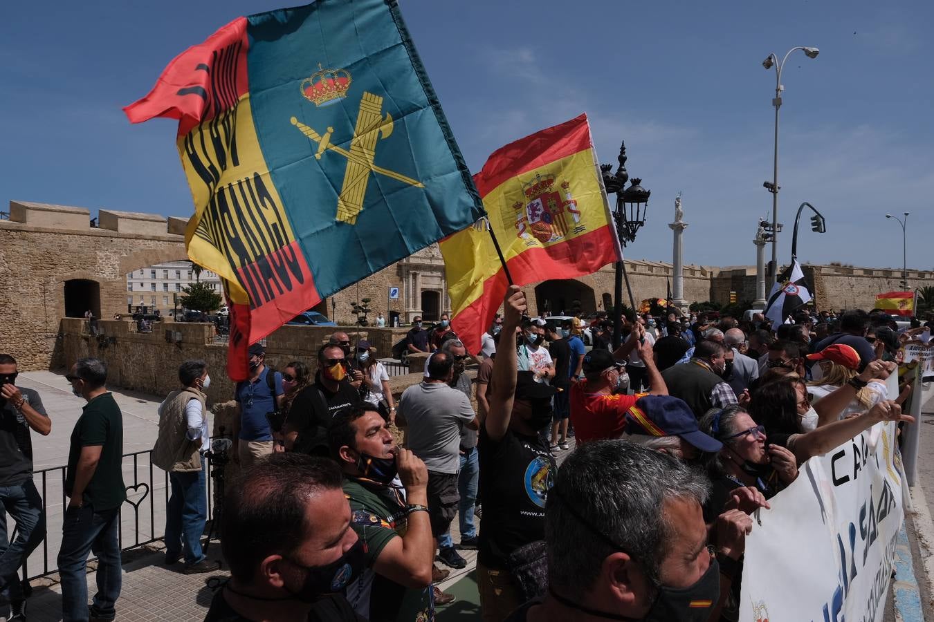 FOTOS: Jusapol vuelve a salir a la calle en Cádiz para pedir más medios