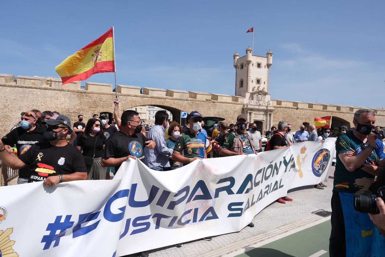 FOTOS: Jusapol vuelve a salir a la calle en Cádiz para pedir más medios