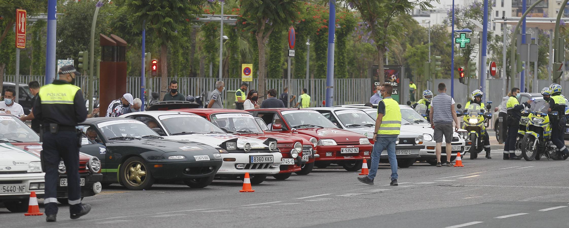 La salida desde Sevilla de la etapa de la Spain Classic Rally, en imágenes