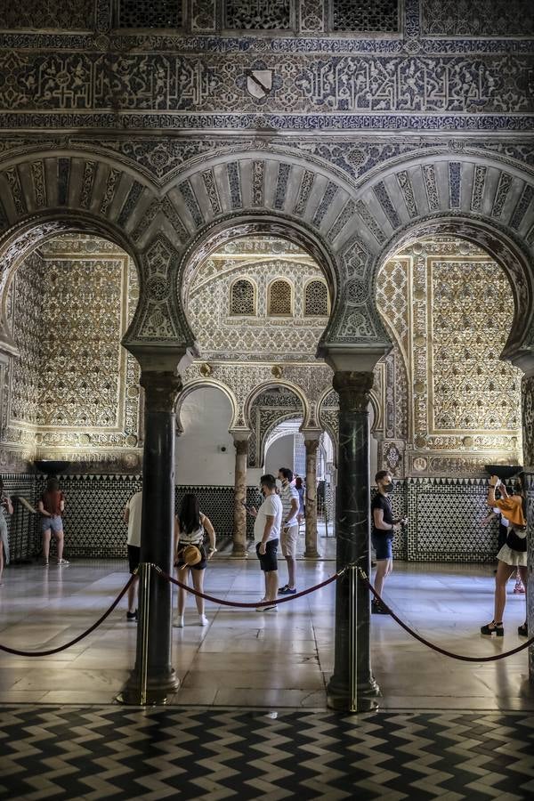 Los turistas vuelven a llenar el Real Alcázar de Sevilla