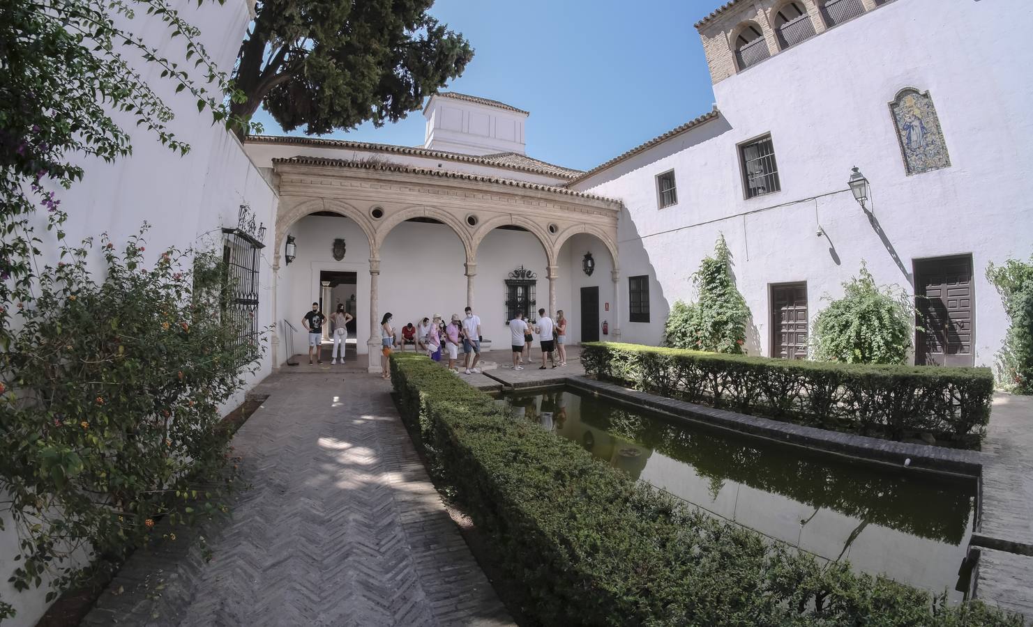 Los turistas vuelven a llenar el Real Alcázar de Sevilla