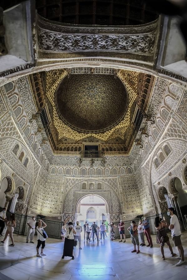 Los turistas vuelven a llenar el Real Alcázar de Sevilla