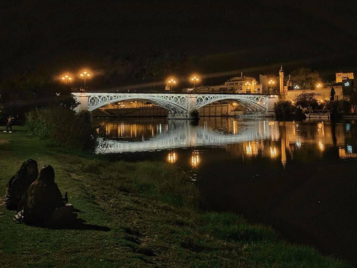 La magia de la Sevilla nocturna, protagonista de las imágenes recibidas en el reto fotográfico de ABC