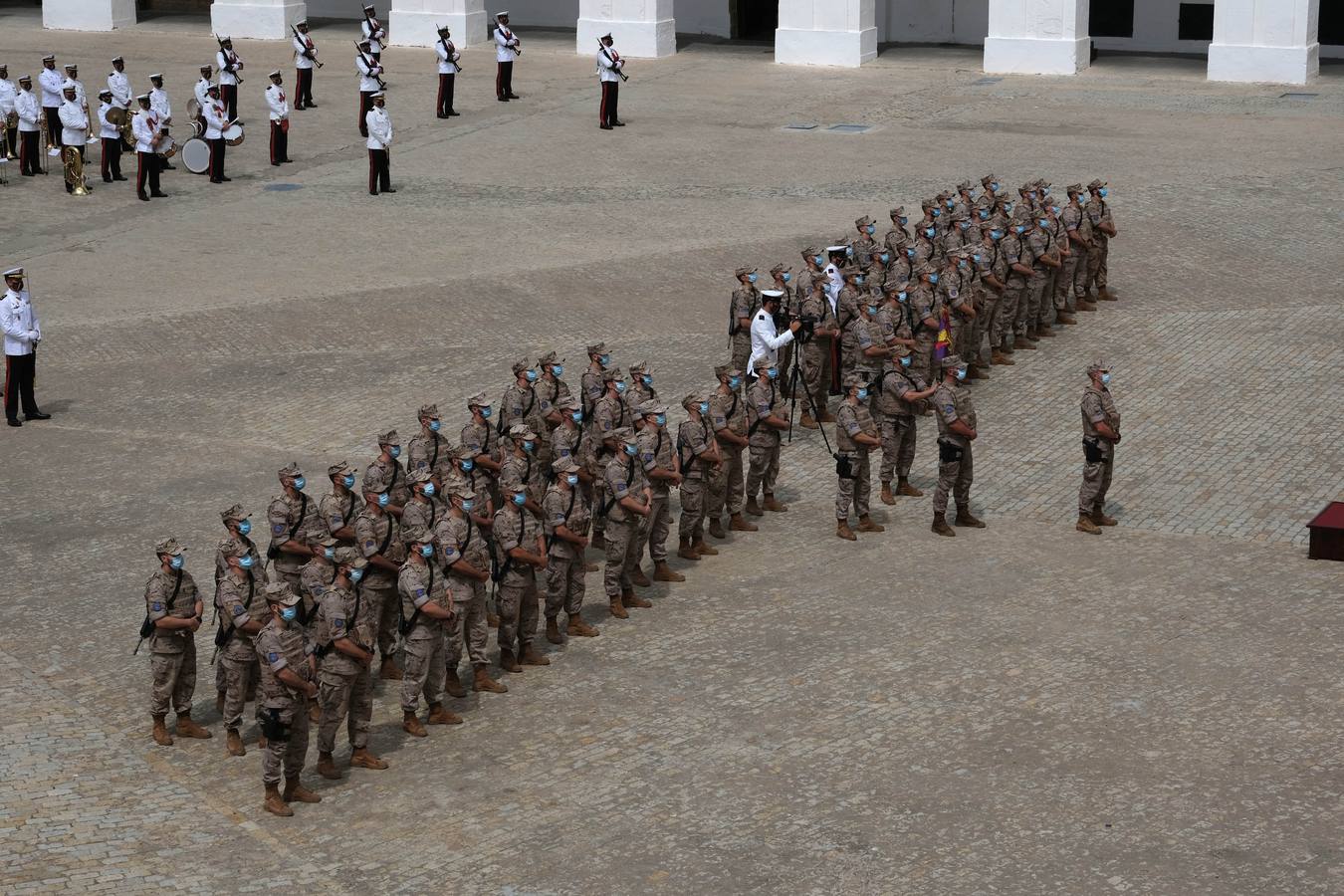 Los infantes de Marina que han llegado de Malí son recibidos en el TEAR