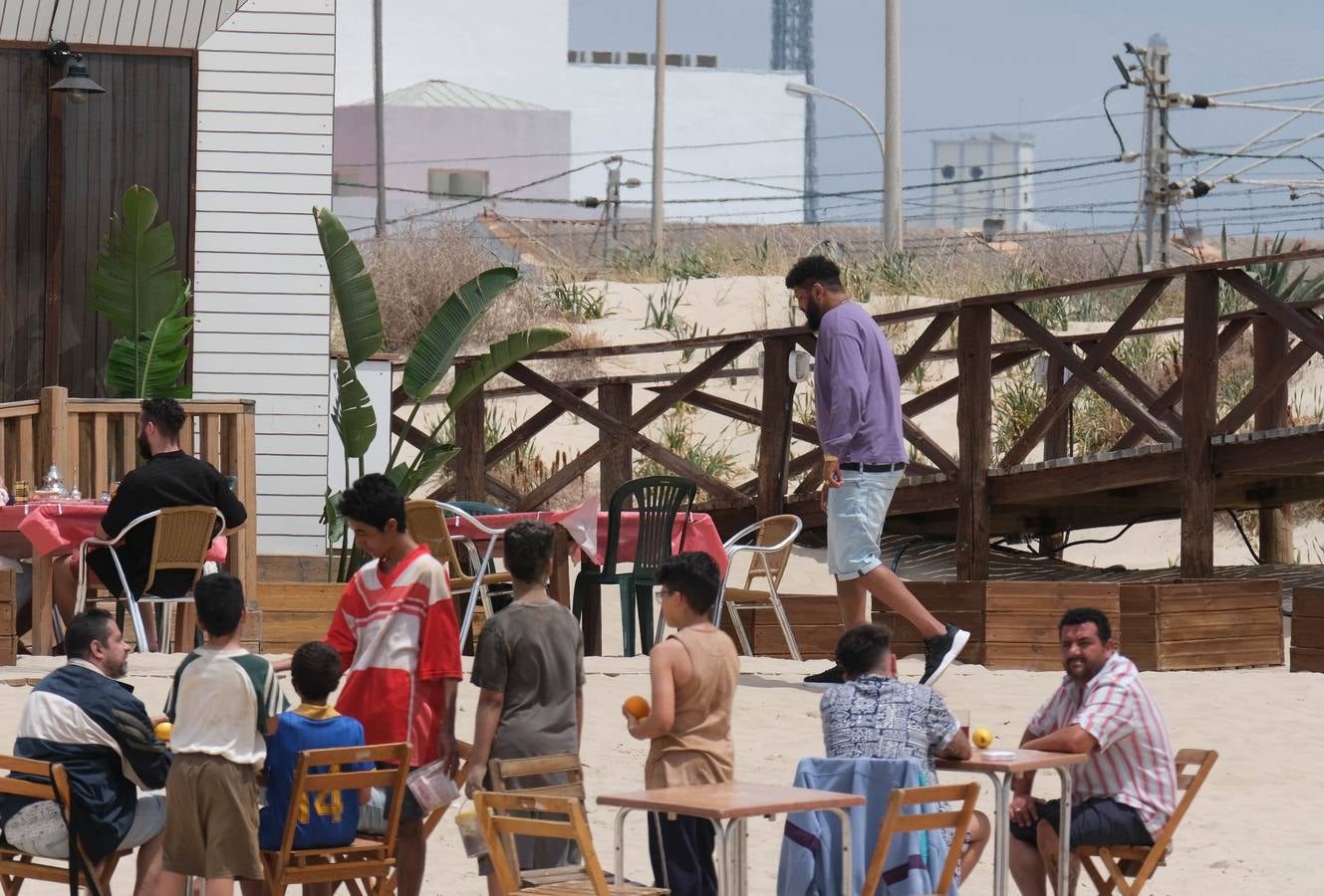 Fotos: Rodaje de &#039;La maniobra de la tortuga&#039; en la playa de Cortadura de Cádiz